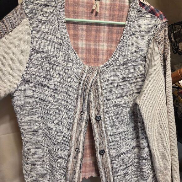 BKE Women's Textured Gray and Cream Cardigan - Picture 2 of 6